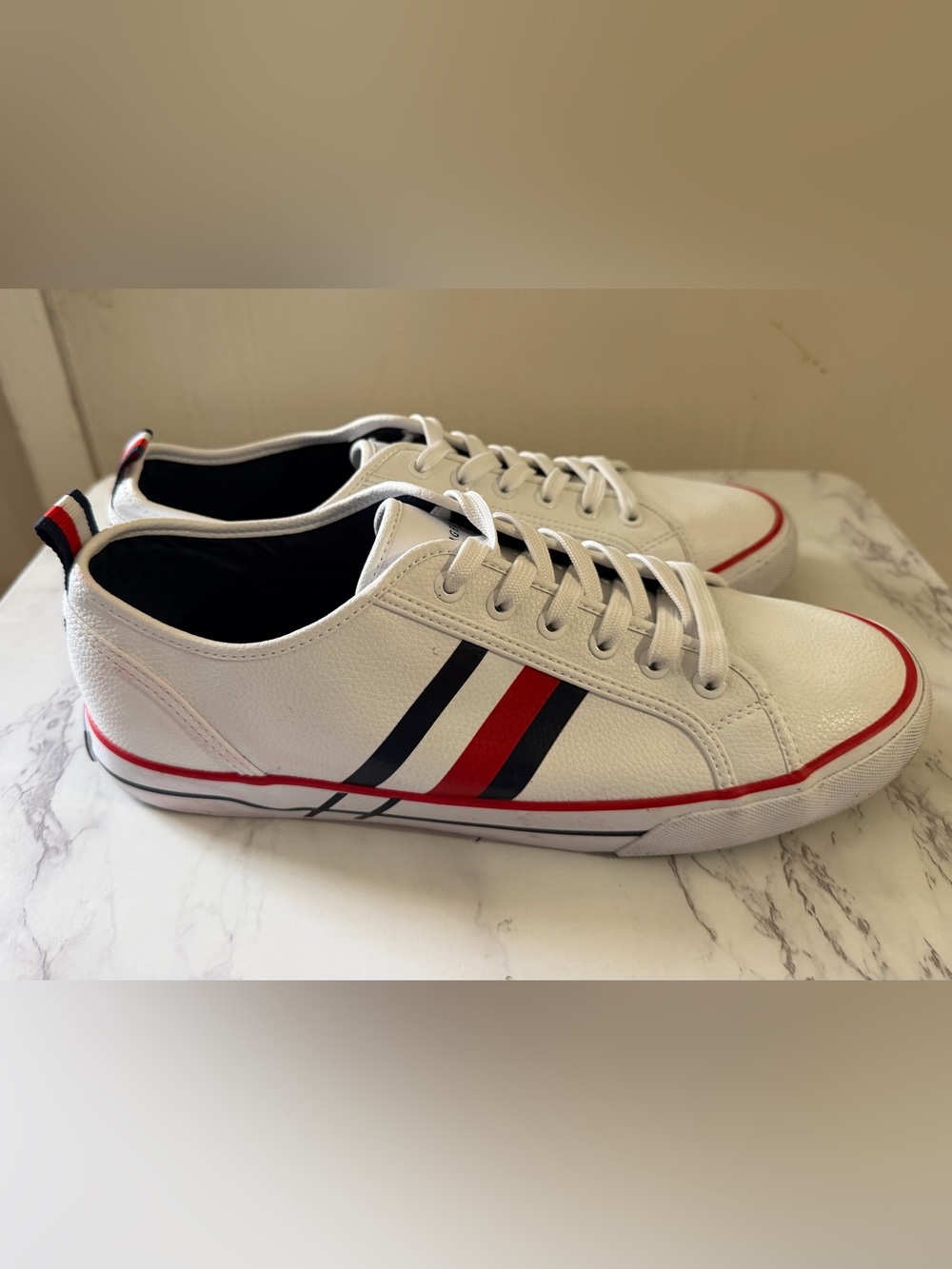 Tommy Hilfiger Sneakers Men’s 10.5 White Lace Up Low Top Casual Shoes